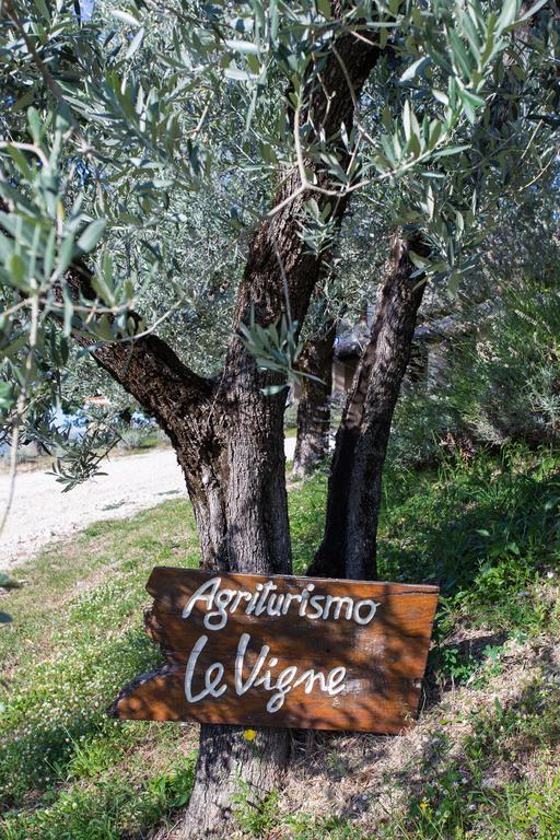 Agriturismo Le Vigne Foligno Exterior foto