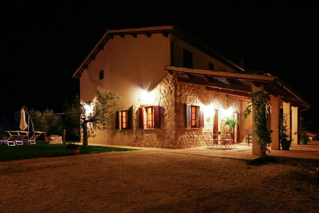 Agriturismo Le Vigne Foligno Exterior foto